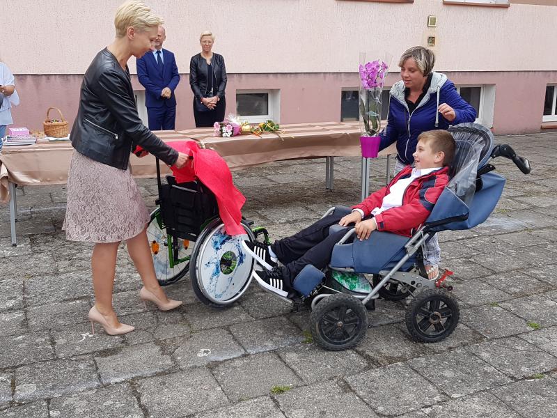 NOWY WÓZEK REHABILITACYJNY DLA BRAJANA  -  Akcja zbierania nakrętek nadal trwa! 