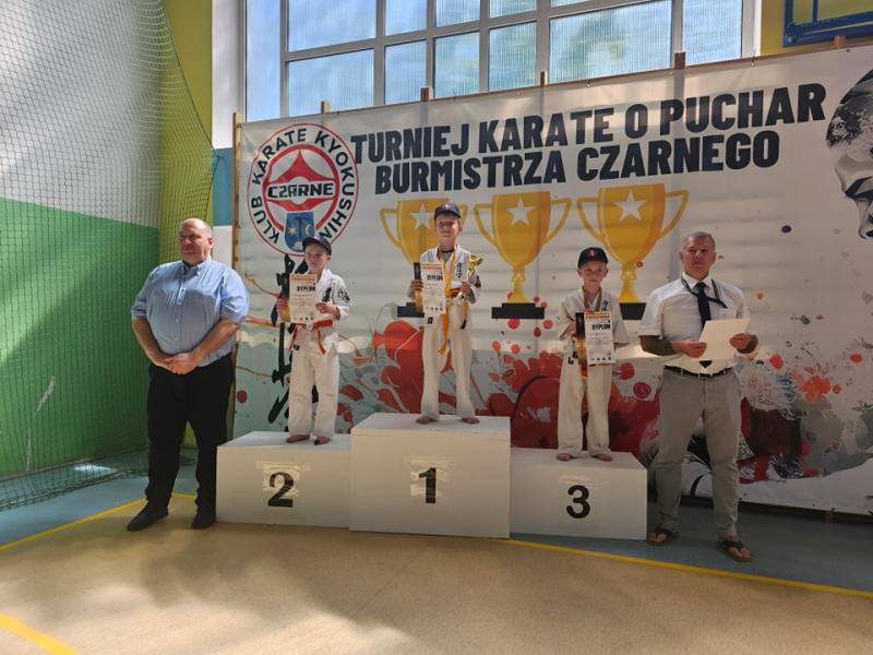 Białogardzcy Karatecy i Zapaśnicy z Medalami.