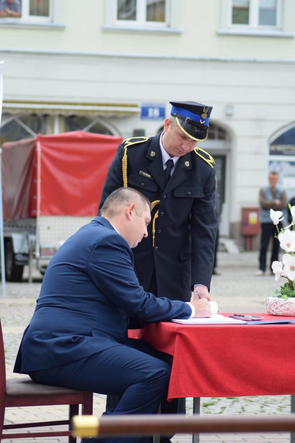 Powiatowe Obchody Dnia Strażaka w Białogardzie. Awanse i odznaczenia.