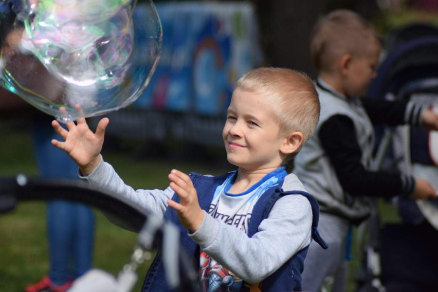 Zaczarowany świat mydlanych baniek - Bubble Day w Białogardzie. 