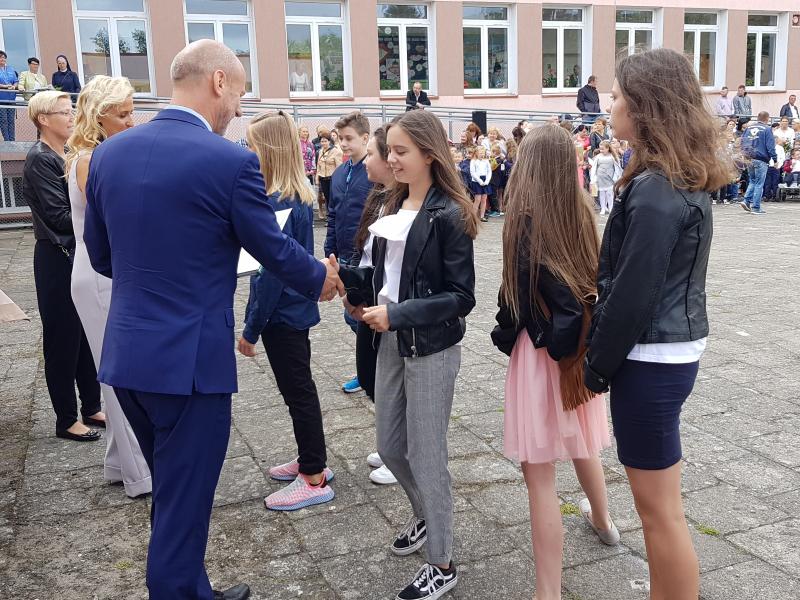 NOWY WÓZEK REHABILITACYJNY DLA BRAJANA  -  Akcja zbierania nakrętek nadal trwa! 