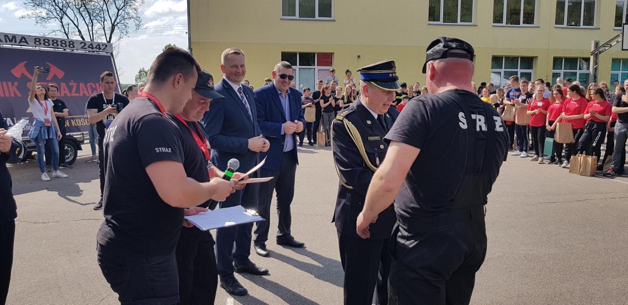 Zawody sportowo  - pożarnicze zakończył strażacki piknik.