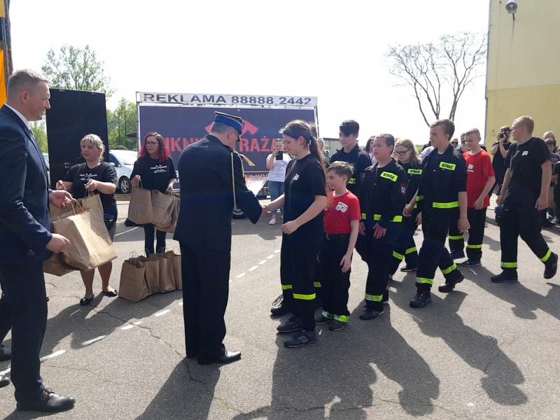 Zawody sportowo  - pożarnicze zakończył strażacki piknik.