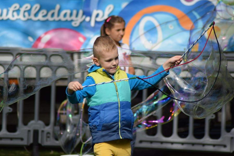 Zaczarowany świat mydlanych baniek - Bubble Day w Białogardzie. 