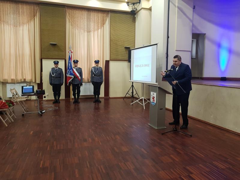 Odprawa Służbowa  i pożegnanie Komendanta Powiatowego Policji w Białogardzie - obszerna fotorelacja.