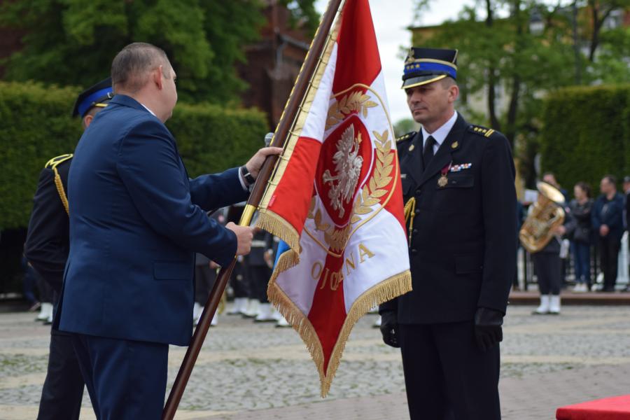Powiatowe Obchody Dnia Strażaka w Białogardzie. Awanse i odznaczenia.