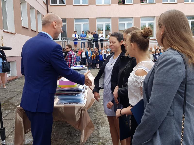 NOWY WÓZEK REHABILITACYJNY DLA BRAJANA  -  Akcja zbierania nakrętek nadal trwa! 