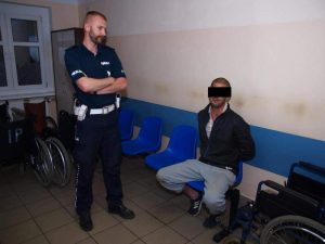Kierowca motoroweru wydmuchał ponad dwa promile – trafił do aresztu.