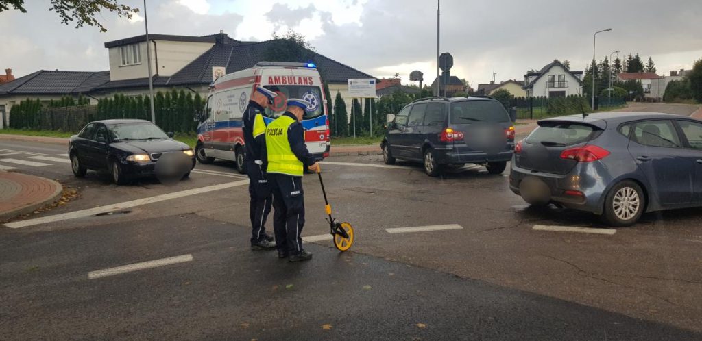 Zderzenie dwóch pojazdów! Kolejny kierowca bez uprawnień!