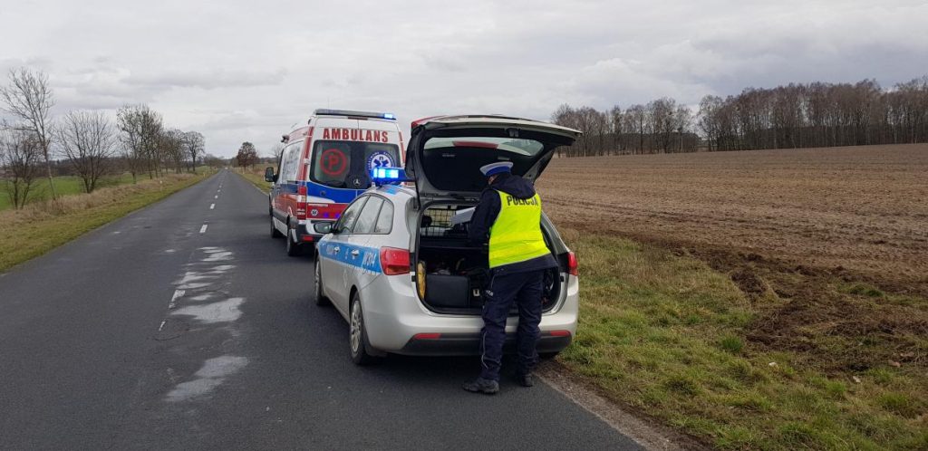 Dachowanie pod Białogardem! W aucie była 3 dzieci! ZDJĘCIA