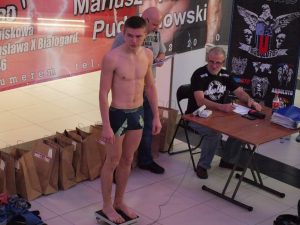 Oficjalne ważenie zawodników – Gala Sportów Walki w Białogardzie