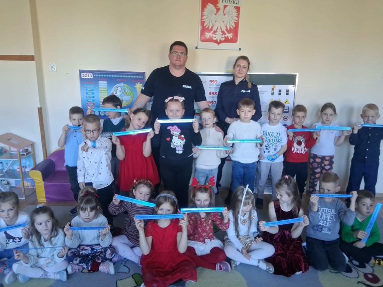 Policjanci odwiedzili białogardzkie przedszkola