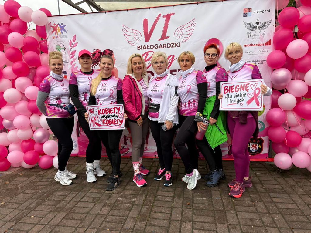 Dwieście kobiet pobiegło w Białogardzie dla profilaktyki raka piersi