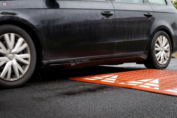 Progi zwalniające w dziesięciu miejscowościach. Powiat podpisał umowę